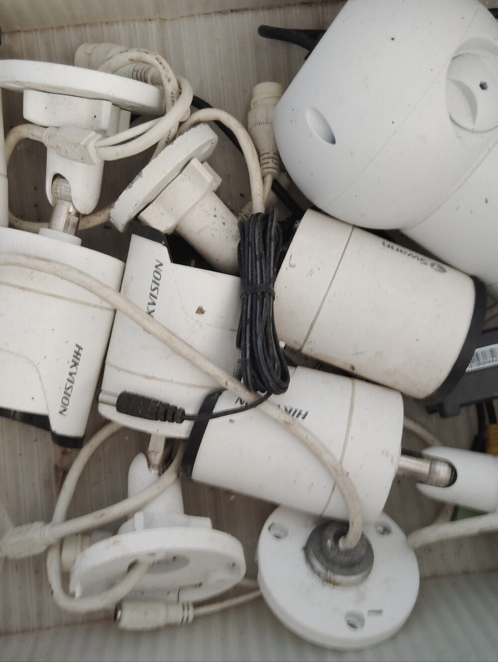 Hikvision White Bullet Security Cameras Lot with Mounts